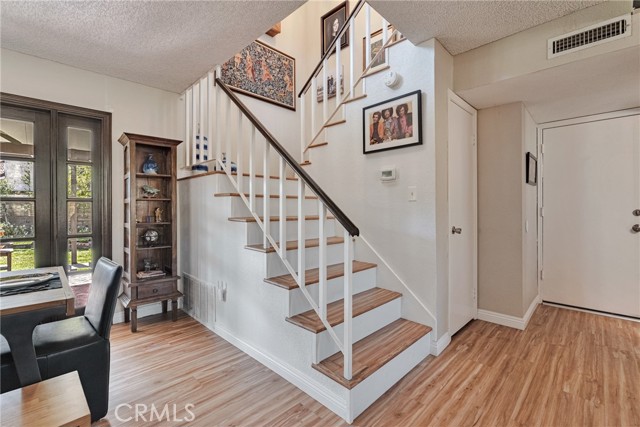 Detail Gallery Image 7 of 59 For 29857 Wistaria Valley, Canyon Country,  CA 91387 - 3 Beds | 3 Baths