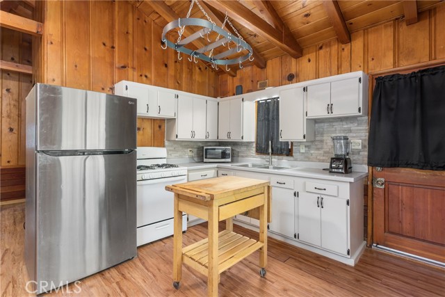 459 Delle, Crestline, CA 92325