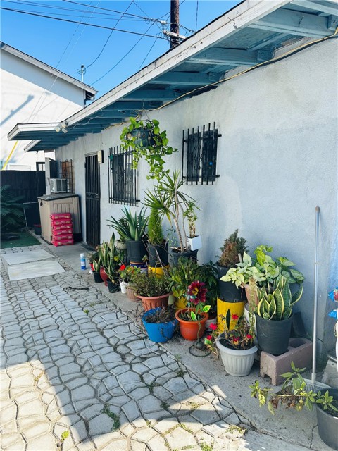 Detail Gallery Image 18 of 18 For 9314 Baird Ave, Los Angeles,  CA 90002 - 2 Beds | 1 Baths