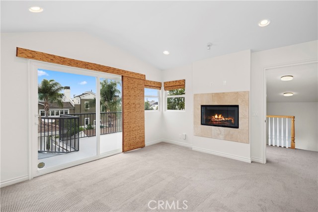 314 1/2 Larkspur Avenue, Corona del Mar CA: https://media.crmls.org/medias/052016e9-98ce-4e60-a510-f566e57346f4.jpg