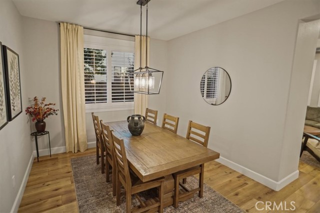 Detail Gallery Image 4 of 43 For 28211 Lorita Ln, Saugus,  CA 91350 - 5 Beds | 2/1 Baths