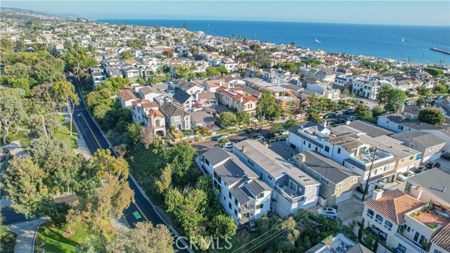 Detail Gallery Image 13 of 14 For 319 Heliotrope Ave #1/2,  Corona Del Mar,  CA 92625 - 2 Beds | 2 Baths