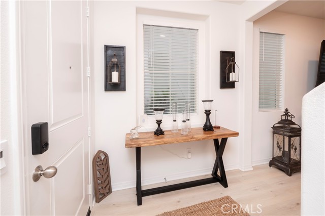 Detail Gallery Image 3 of 69 For 16657 Snowdrop Ln #2,  Fontana,  CA 92336 - 4 Beds | 3 Baths