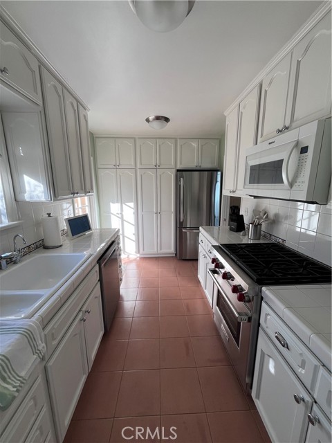 609 Hillcrest Street, El Segundo CA: https://media.crmls.org/medias/0521e58f-5998-4780-92f7-077b14b901a5.jpg