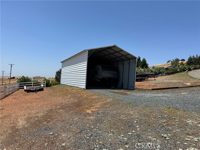 9307 Banderilla Drive, La Grange CA: https://media.crmls.org/medias/0522cc4a-0255-457f-88e2-9b140de272c3.jpg