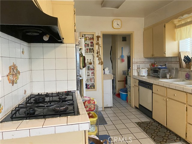 Detail Gallery Image 16 of 63 For 1622 Pass and Covina Rd, La Puente,  CA 91744 - 3 Beds | 2 Baths