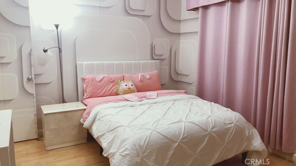 https://media.crmls.org/medias/05236eb7-2976-45ee-8744-46de061bf147.jpg?preset=X-Large