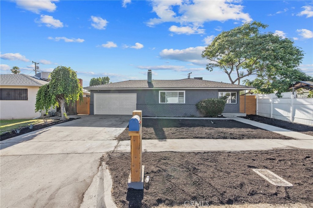 1335 N Garden Avenue