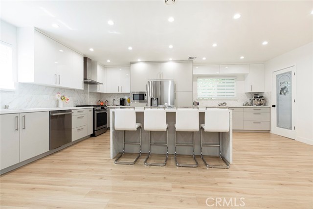 Detail Gallery Image 13 of 57 For 7106 Teesdale Ave, North Hollywood,  CA 91605 - 3 Beds | 2 Baths
