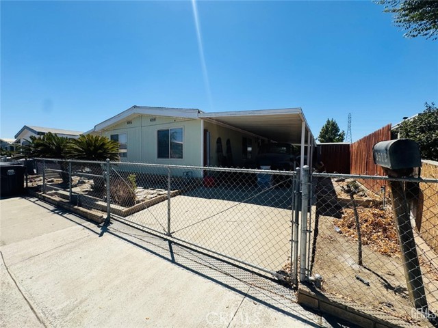 3513 Sahara Lane, Bakersfield CA: https://media.crmls.org/medias/052460b1-e9c5-43fa-a407-2a37d76a3d68.jpg
