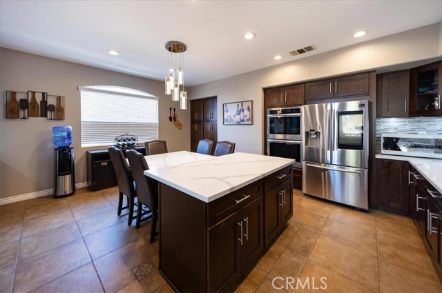 25933 Schafer Drive, Murrieta CA: https://media.crmls.org/medias/05248b34-41f8-4dcf-935c-e60249f1e9cd.jpg