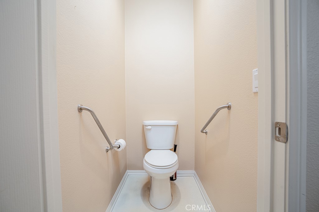 https://media.crmls.org/medias/0524ee15-a7b7-4772-aa1c-e6b4afda07b6.jpg?preset=X-Large
