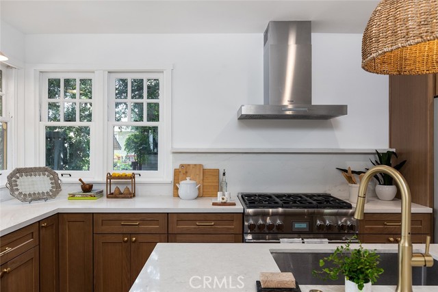 1130 Windsor Place, South Pasadena CA: https://media.crmls.org/medias/0525350b-9f63-435b-861b-6b249e0b88fc.jpg