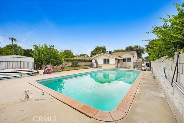 15834 Mayall Street, North Hills CA: https://media.crmls.org/medias/05258dde-4d4a-4e96-b89e-5793d1638d51.jpg
