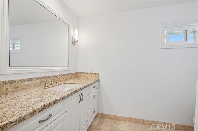 Detail Gallery Image 23 of 40 For 6 Rue Cannes, Newport Beach,  CA 92660 - 3 Beds | 2/1 Baths