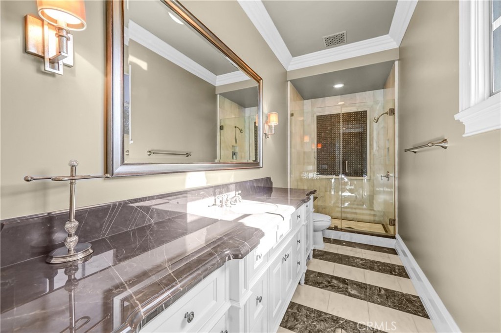 https://media.crmls.org/medias/052641ed-9382-4cf0-943b-d0bb93ae798c.jpg?preset=X-Large