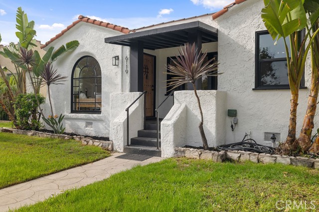 Detail Gallery Image 3 of 44 For 6119 Haas, Los Angeles,  CA 90047 - 3 Beds | 2/1 Baths