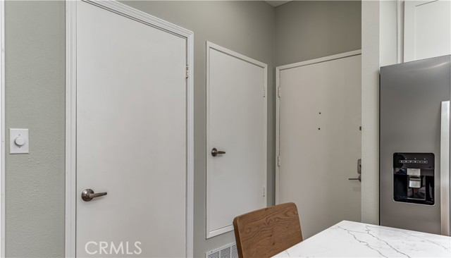 10560 Lakeside N Drive, Garden Grove CA: https://media.crmls.org/medias/0526eacf-e0f4-439c-8cf6-bb398a49ecdb.jpg