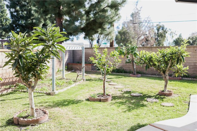 Detail Gallery Image 4 of 29 For 183 S Starflower, Brea,  CA 92821 - 3 Beds | 2/1 Baths