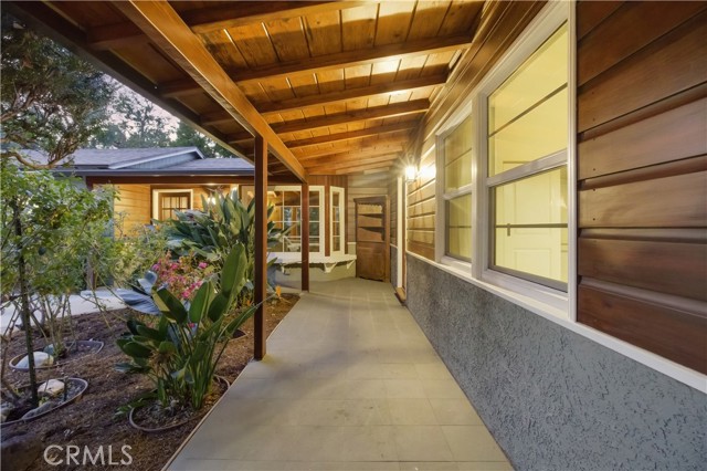 Detail Gallery Image 8 of 55 For 22121 Avenue Morelos, Woodland Hills,  CA 91364 - 3 Beds | 3 Baths