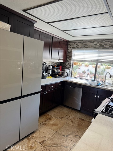 10031 Aspen Circle, Santa Fe Springs CA: https://media.crmls.org/medias/05275b45-4030-4dca-8dbb-3ea49ecd9a3c.jpg