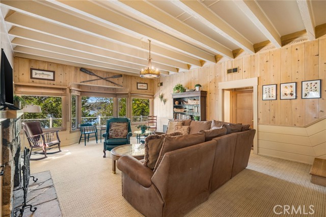 Detail Gallery Image 2 of 53 For 244 John Muir, Lake Arrowhead,  CA 92352 - 5 Beds | 3/1 Baths