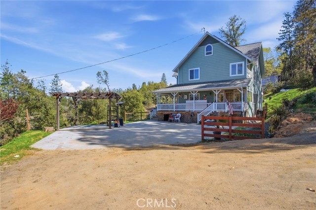 Detail Gallery Image 3 of 49 For 5769 Clouds Rest, Mariposa,  CA 95338 - 4 Beds | 2/1 Baths