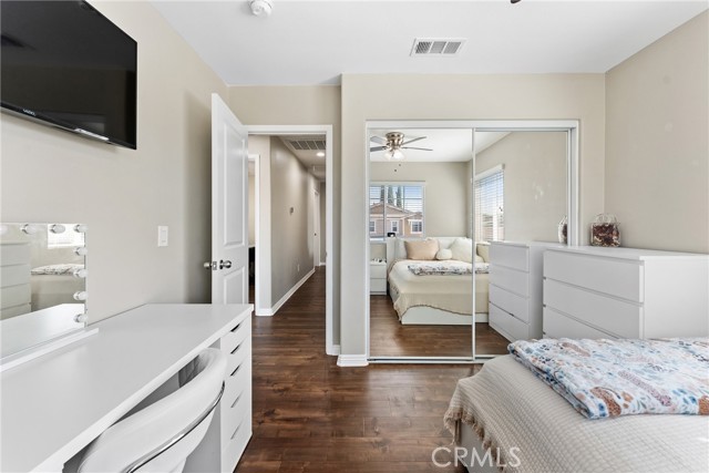691 Lourdes Lane, Rialto CA: https://media.crmls.org/medias/05294e18-81e6-44b1-b70d-4f4181efdc87.jpg