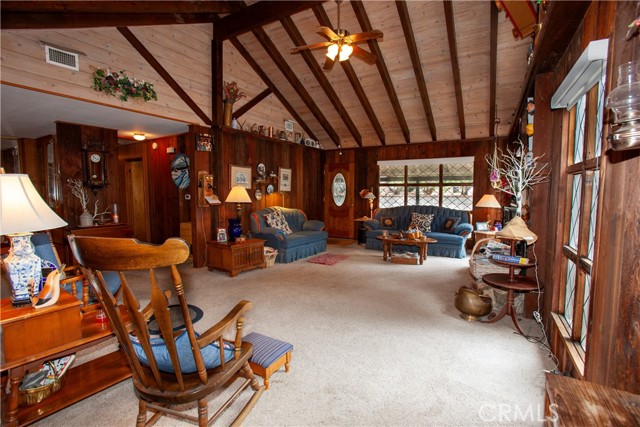 Detail Gallery Image 6 of 28 For 31510 Overhill Dr., Running Springs,  CA 92382 - 3 Beds | 3 Baths