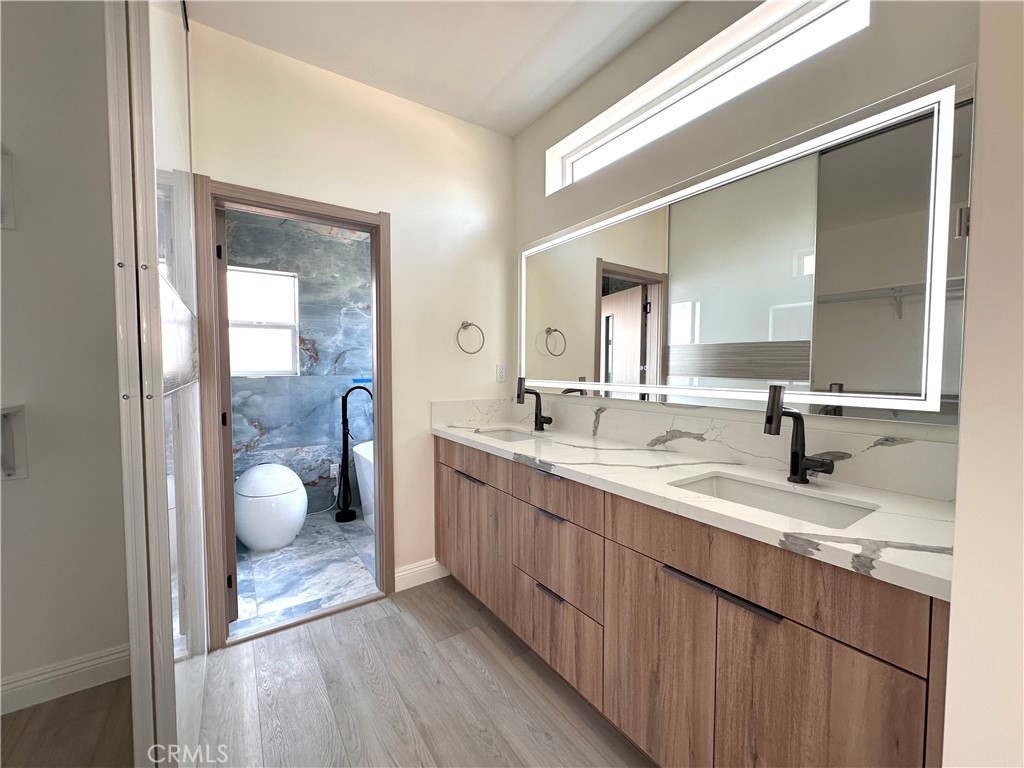 MLS #WS25165113 img 8