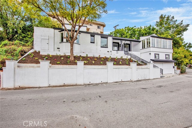 Detail Gallery Image 1 of 28 For 3319 Floyd, Los Angeles,  CA 90068 - 5 Beds | 4/1 Baths