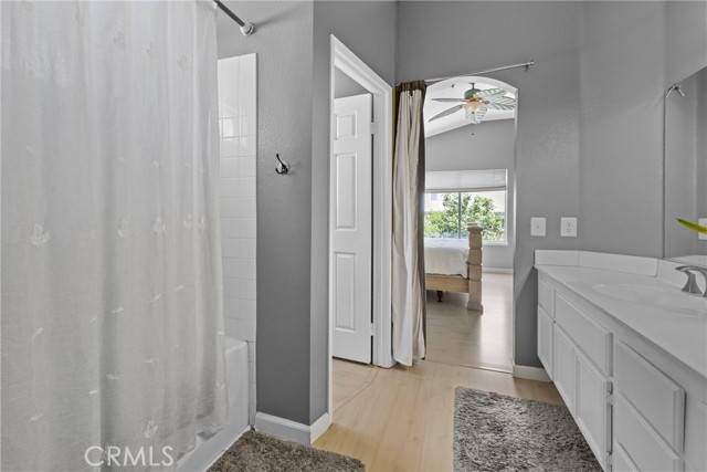 14998 Mustang Lane, Fontana CA: https://media.crmls.org/medias/052aacad-ea80-4e53-b8e2-b252fe33228d.jpg