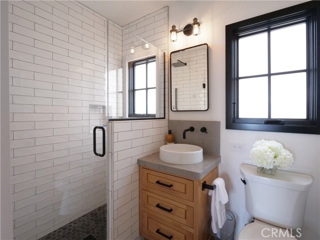 229 Marine Place, Manhattan Beach CA: https://media.crmls.org/medias/052ad50b-d7a6-4184-bf54-69aa09c41147.jpg