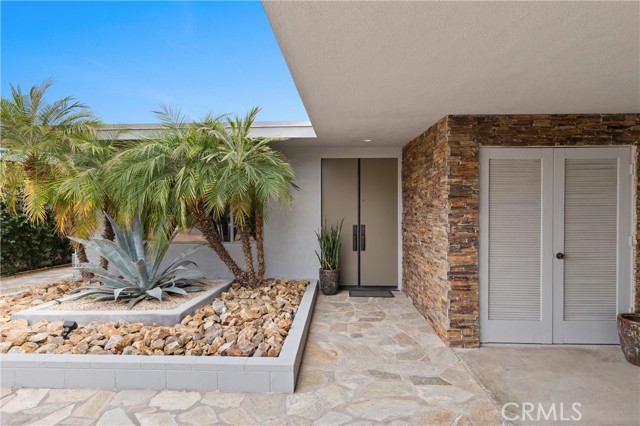 Detail Gallery Image 3 of 28 For 48240 Birdie, Palm Desert,  CA 92260 - 2 Beds | 2 Baths