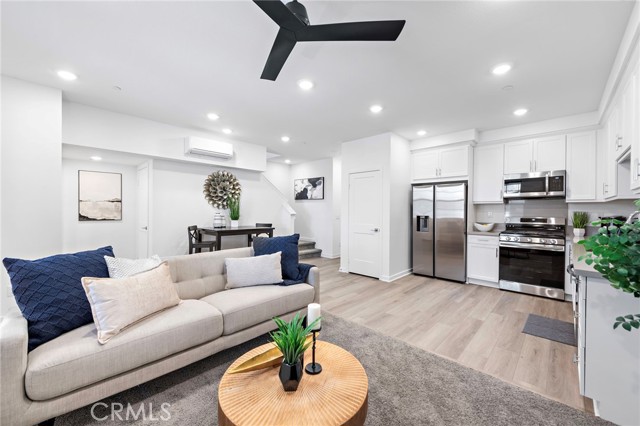 Detail Gallery Image 1 of 29 For 466 Besalu, Mission Viejo,  CA 92692 - 1 Beds | 1/1 Baths