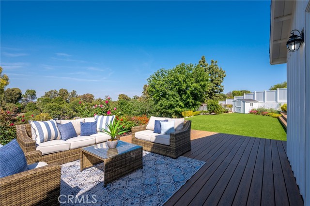 62 Strawberry Lane, Rolling Hills Estates, California 90274, 3 Bedrooms Bedrooms, ,2 BathroomsBathrooms,Residential,Sold,Strawberry Lane,SB22081862