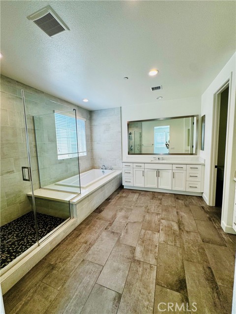 2034 Rembrandt, Santa Ana CA: https://media.crmls.org/medias/052d6a2c-6073-46a2-9d27-25c261acb863.jpg