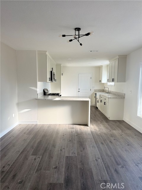 Detail Gallery Image 7 of 21 For 880 S State, Hemet,  CA 92543 - 4 Beds | 2 Baths