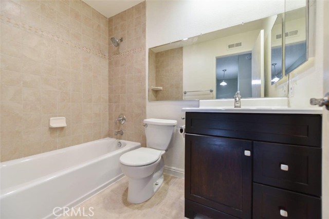 Detail Gallery Image 11 of 18 For 29 Bluecoat, Irvine,  CA 92620 - 4 Beds | 2/1 Baths