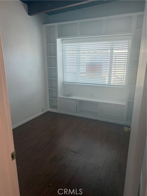 Detail Gallery Image 6 of 9 For 1943 Loma Dr, Hermosa Beach,  CA 90366 - 2 Beds | 1 Baths