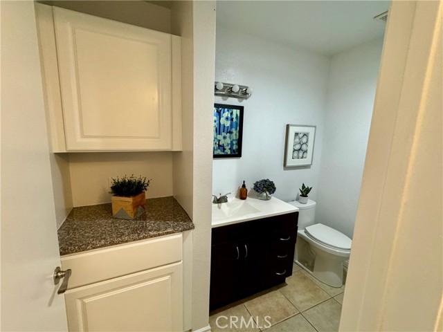 Detail Gallery Image 5 of 5 For 450 E 4th St #323,  Santa Ana,  CA 92701 - 1 Beds | 1 Baths