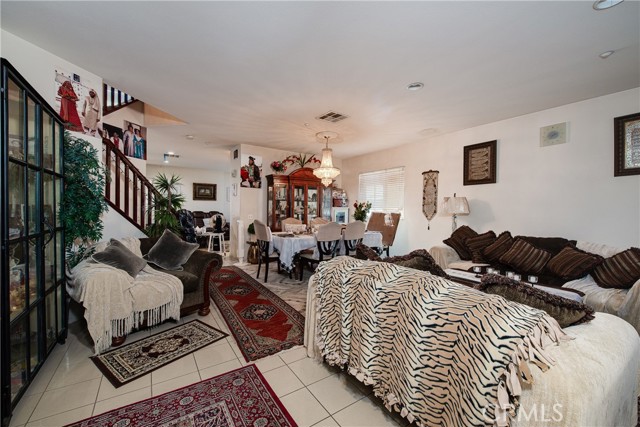 Detail Gallery Image 4 of 26 For 14923 Colby Pl, Fontana,  CA 92337 - 4 Beds | 2/1 Baths