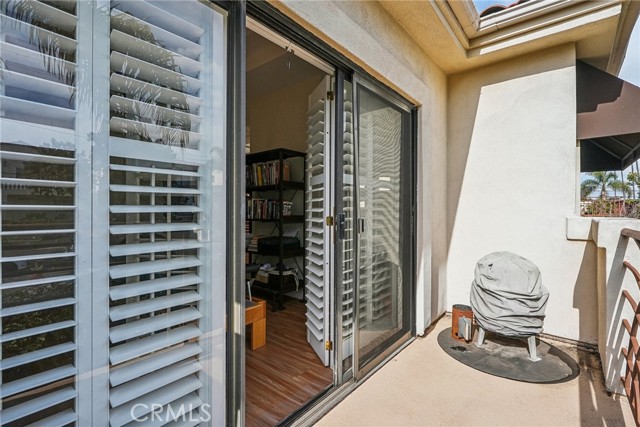 Detail Gallery Image 38 of 46 For 221 S Francisca Ave Unit a,  Redondo Beach,  CA 90277 - 3 Beds | 2/1 Baths