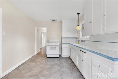 Detail Gallery Image 23 of 31 For 15115 Leadwell St, Van Nuys,  CA 91405 - 2 Beds | 1 Baths