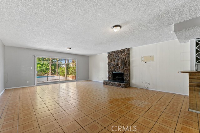 6627 Columbus Avenue, Van Nuys CA: https://media.crmls.org/medias/05309eaa-9220-41c8-a488-f315e65b89b1.jpg