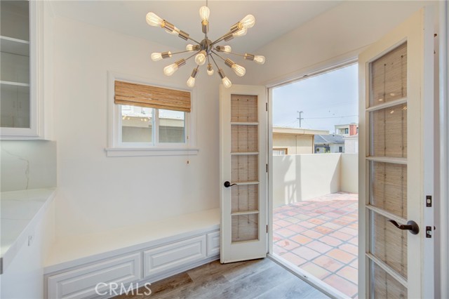 Detail Gallery Image 6 of 26 For 333 5th St, Manhattan Beach,  CA 90266 - 3 Beds | 2/1 Baths