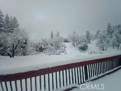 https://media.crmls.org/medias/05312416-185f-4c40-9e41-2f0d905ad549.jpg?preset=X-Large