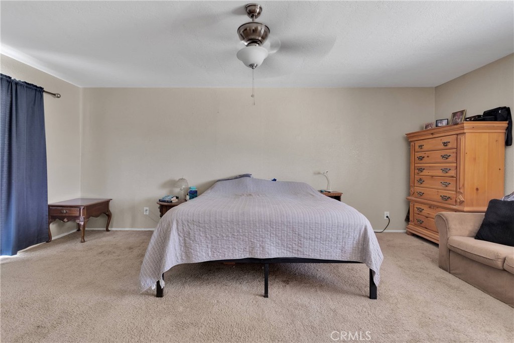 https://media.crmls.org/medias/0531580c-f071-4049-8f1b-ad7be68a08e2.jpg?preset=X-Large