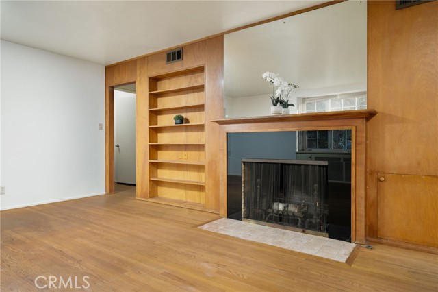 644 W 10th Street, Claremont CA: https://media.crmls.org/medias/0531b9fc-750d-46e7-aabe-3d9e66c04d49.jpg