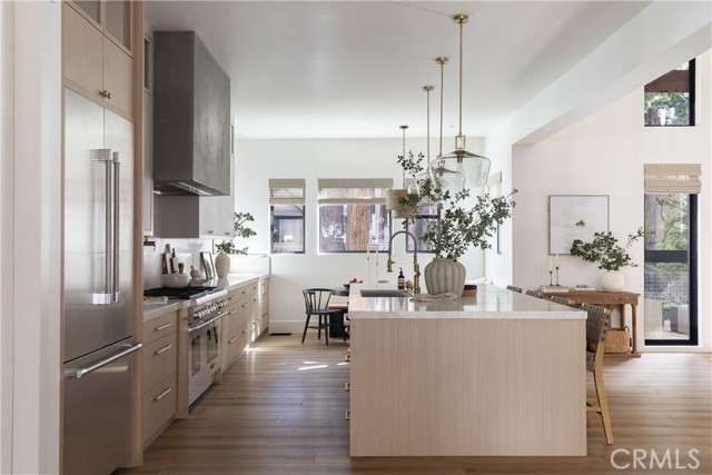 Detail Gallery Image 7 of 29 For 481 Bay View Ct, Lake Arrowhead,  CA 92352 - 4 Beds | 3/1 Baths